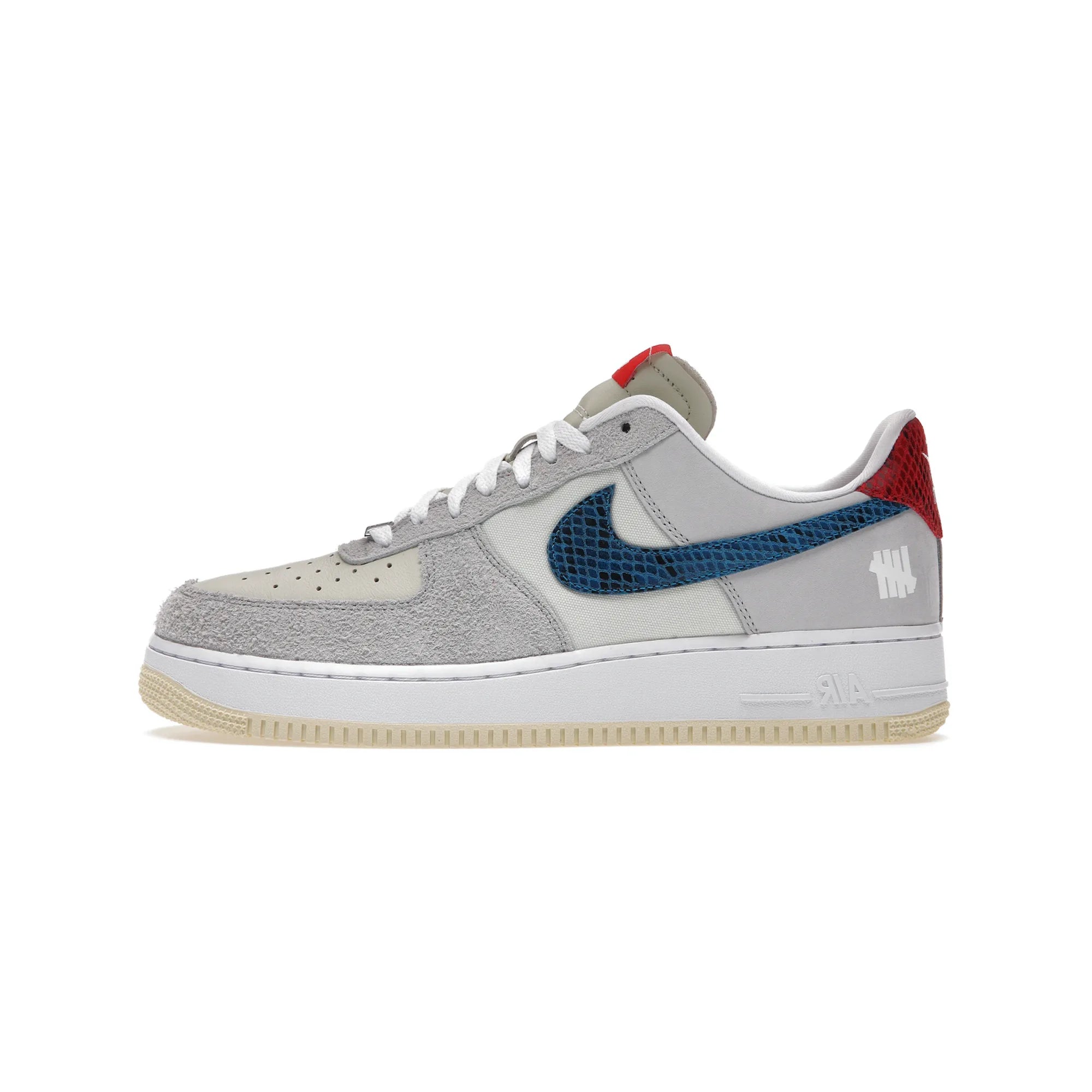 Nike Air Force 1 Low SP Undefeated 5 On It Dunk vs. AF1